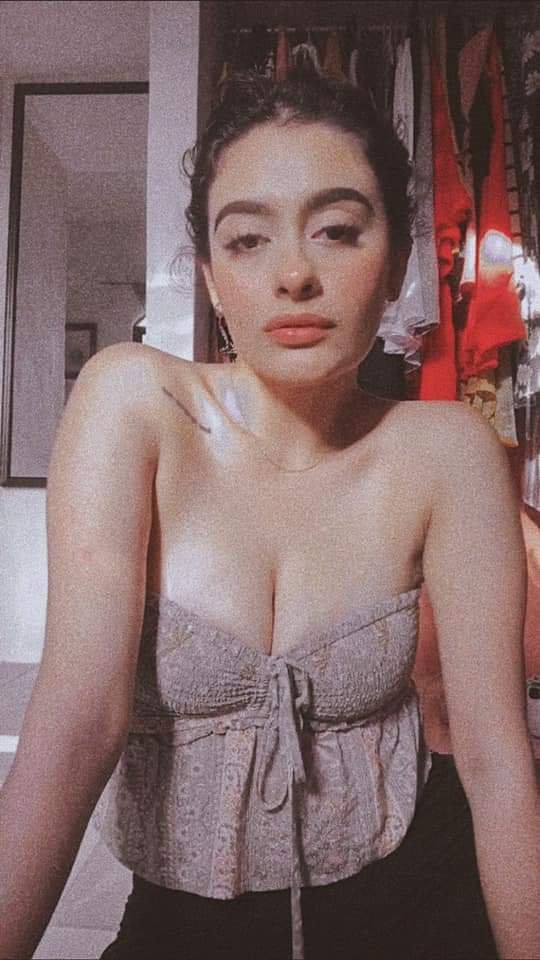 Flaquita mexicana niña bien de Tuxtla Gutiérrez chis. #fDO9AQpg
