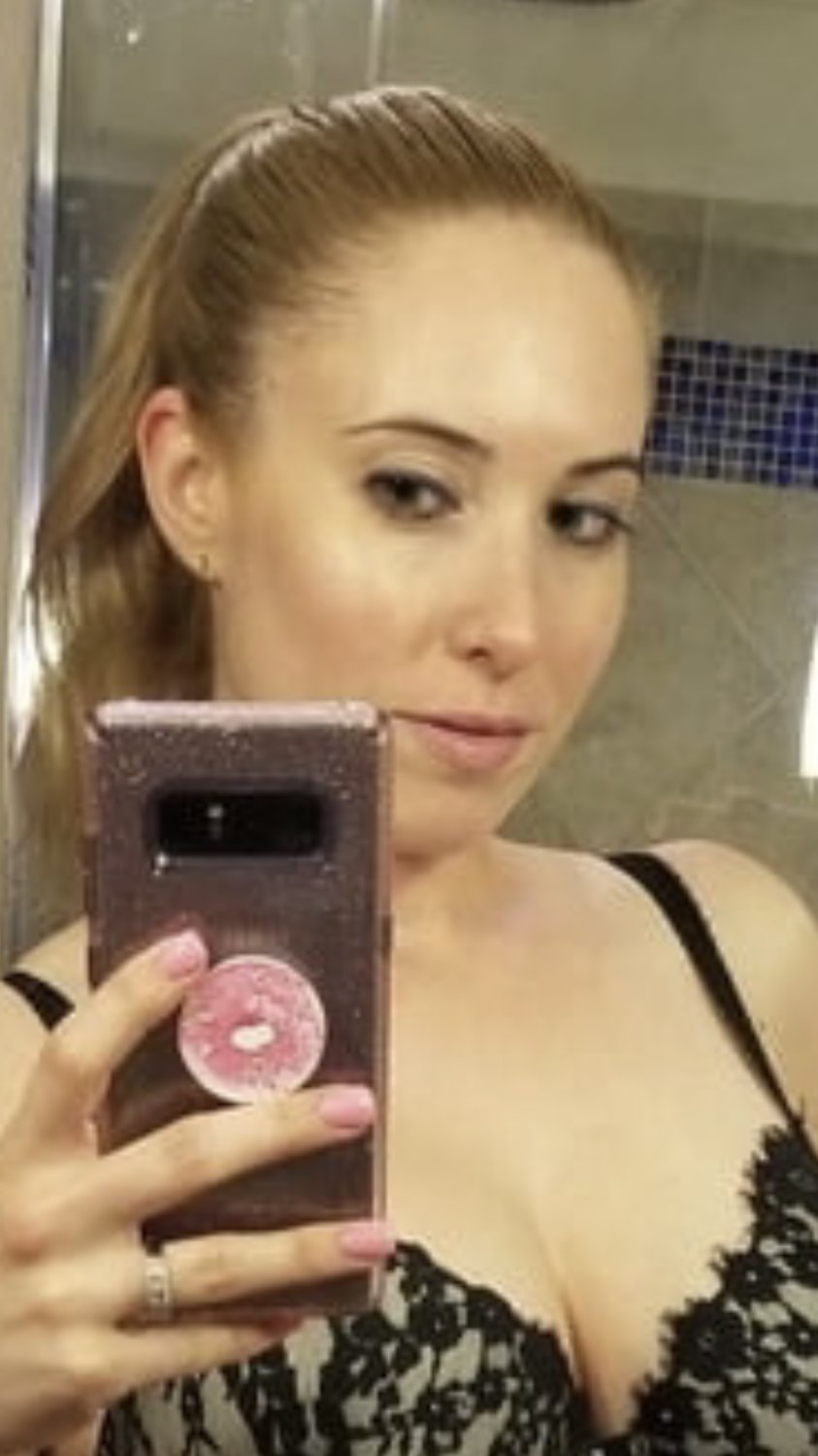 Cuck boyfriend shares selfie pics of his big titties playful whore. Would love to see her cunt tho🤤 #4iqROPKu